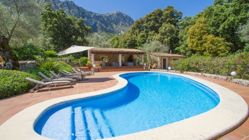 Villa Alona